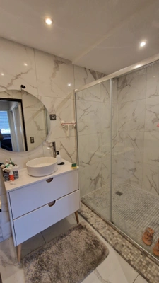 Chambre meublée à louer en collocation