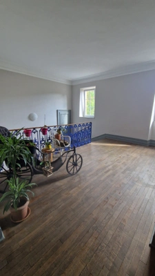 Appartement F3 duplex rénové 2 parkings privatifs environnement privilégié