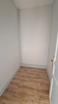 Appartement F3 duplex rénové 2 parkings privatifs environnement privilégié