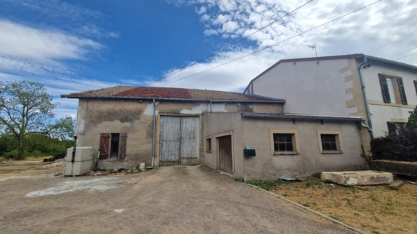 MAISON À RÉHABILITER ET GRANGE 360 M2 EXPLOITABLES / GARAGES ET TERRAIN À JONVILLE-EN-WOËVRE
