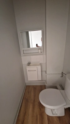 Appartement F3 duplex rénové 2 parkings privatifs environnement privilégié