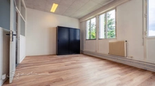 Dpt Pyrénées Atlantiques (64), à louer LONS (Banlieue de Pau) Bureau 430 m² + Parkings