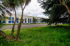 Dpt Pyrénées Atlantiques (64), à louer LONS (Banlieue de Pau) Bureau 430 m² + Parkings