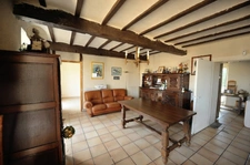 Corps de ferme de 1904 – Maison 112 m² partiellement rénovée + granges 200 m² sur 3 100 m² 