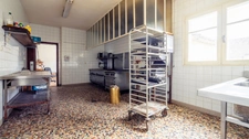 Ancien restaurant + logement à vendre DENGUIN (64)