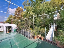 Houseboat to renovate – 160m² on the Quai de Serbie, Lyon 6th arrondissement