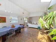 Houseboat to renovate – 160m² on the Quai de Serbie, Lyon 6th arrondissement
