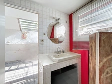 Houseboat to renovate – 160m² on the Quai de Serbie, Lyon 6th arrondissement