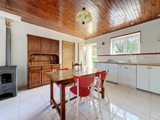 Belle maison rénovée, au calme, de 143 m² + 72 m² à aménager, sur terrain de 8 000 m² de terrain – Saint-Uze