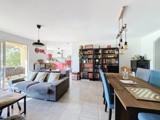 Maison récente de plain-pied et 100 m², 3 chambres, climatisation, piscine - Saint Uze