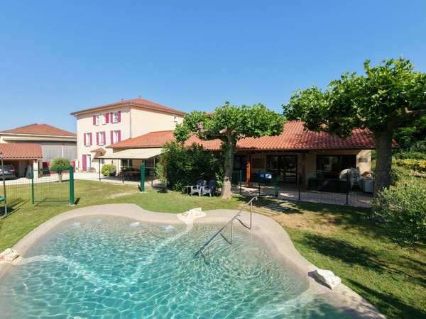 Maison parfaitement rénovée 440 m2 - 1 habitation - 3 projets à Epinouze