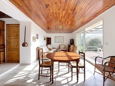 Belle maison rénovée, au calme, de 143 m² + 72 m² à aménager, sur terrain de 8 000 m² de terrain – Saint-Uze