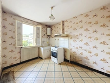 OPPORTUNITE A SAISIR - Maison a rénover au coeur du village Saint-Uze