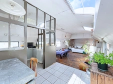 Houseboat to renovate – 160m² on the Quai de Serbie, Lyon 6th arrondissement