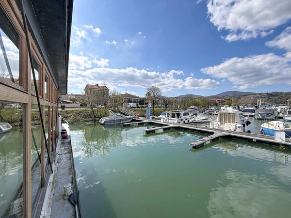 Magnifique péniche habitation 190 m² - LES ROCHES DE CONDRIEU (38)