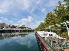 Houseboat to renovate – 160m² on the Quai de Serbie, Lyon 6th arrondissement