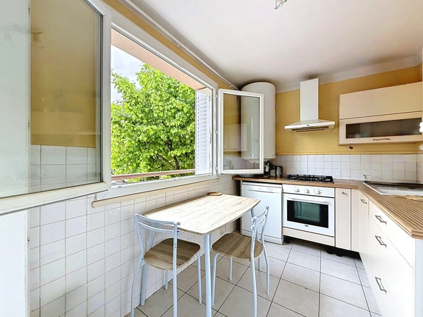 Appartement T4 sans vis-à-vis avec vue Rhône – Berges du Rhône Lyon 7e - 71 m² 