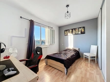 Grande maison hauteurs de LAVEYRON - au calme de 144 m²
