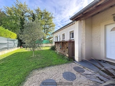 Maison récente de plain-pied et 100 m², 3 chambres, climatisation, piscine - Saint Uze