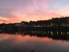 Houseboat to renovate – 160m² on the Quai de Serbie, Lyon 6th arrondissement
