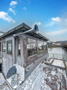 A SAISIR ! Péniche habitation 210m2 - Site SANOFI - cadre unique au calme