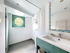 Magnifique péniche habitation 190 m² - LES ROCHES DE CONDRIEU (38)