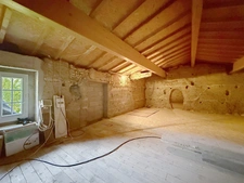 Belle maison rénovée, au calme, de 143 m² + 72 m² à aménager, sur terrain de 8 000 m² de terrain – Saint-Uze