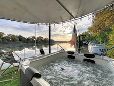 Péniche habitation - île de la Barthelasse - Avignon