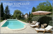 DOMAINE D'EXCEPTION AVEC PISCINE SUR UN PARC DE 8 HECTARES AVEC AOC