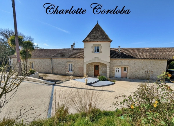 Domaine de caractère de 346m² aux portes de Marmande – Piscine, lac et 2 hectares