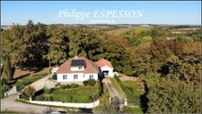 MAGNIFIQUE DOMAINE AVEC UN PARC DE 14000 M2 A BEAUPUY (47)  