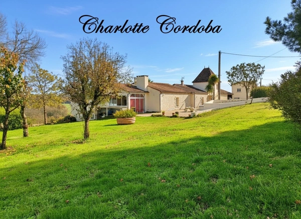 Domaine de caractère de 346m² aux portes de Marmande – Piscine, lac et 2 hectares