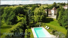 DOMAINE D'EXCEPTION AVEC PISCINE SUR UN PARC DE 8 HECTARES AVEC AOC