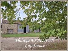 LEVIGNAC STONE FARMHOUSE FROM GUYENNE (47)