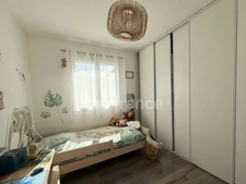 Maison de plain-pied, 4 pièces , terrain 500 m2 POUZILHAC (30)