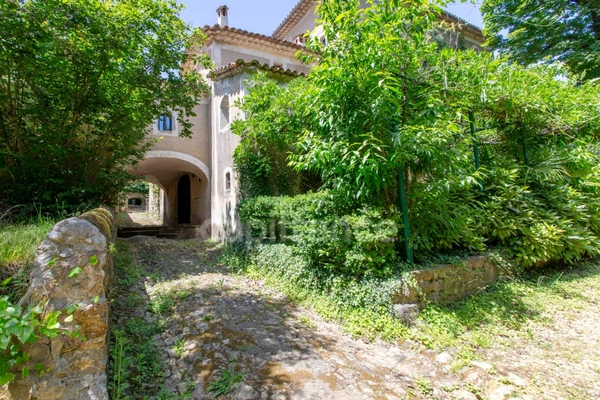Mas à vendre 15 pièces  523 m2 avec Gîte 14 pers.SAINT SEBASTIEN D'AIGREFEUILLE (30) Terrain + de 7 ha 