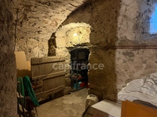Maison bourgeoise mitoyenne à vendre 9 pièces COLOGNAC (30) terrain env. 1600m2