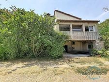 Maison à vendre avec 1 T4 + 2 T2 SAINT JEAN DU GARD (30)terrain environ 10719 m2