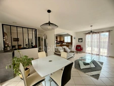 House for sale, 5 rooms with swimming pool, land approximately 667 m2, SAINT HIPPOLYTE DU FORT (30)