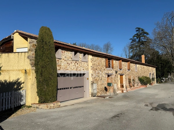 ANDUZE (30) Vente fonds commerce restaurant avec murs commerciaux et habitation.