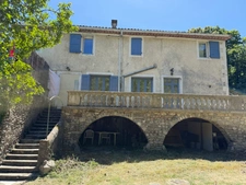 Maison à vendre avec 1 T4 + 2 T2 SAINT JEAN DU GARD (30)terrain environ 10719 m2