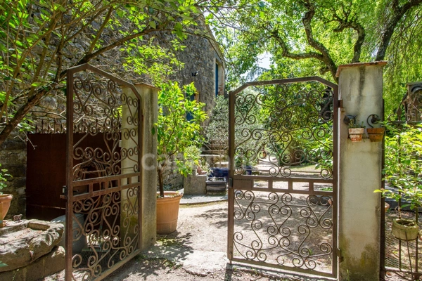 Mas à vendre 15 pièces  523 m2 avec Gîte 14 pers.SAINT SEBASTIEN D'AIGREFEUILLE (30) Terrain + de 7 ha boisé