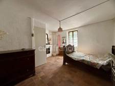 Maisonnette + Gite à vendre 4 pièces SAINT PAUL LA COSTE (30)terrain un peu + de 4 Ha. au calme