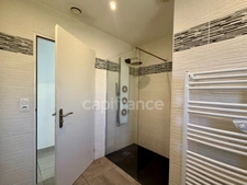 Maison de plain-pied, 4 pièces , terrain 500 m2 POUZILHAC (30)