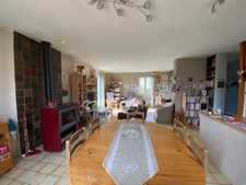 SAINT JEAN DE THOUARS (79) Maison de plain pied 3 chambres et un bureau