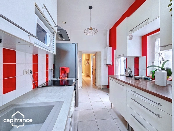 THOUARS  Place Lavault  Maison de 120 m2 4 chambres