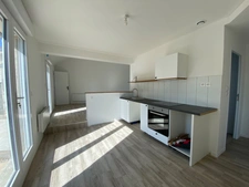  THOUARS  Maison de plain pied rénovée avec possibilité de dépendance de 35m2.
