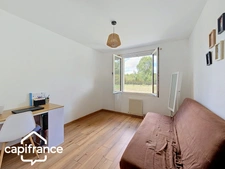 PROCHE DE THOUARS Maison de plain pied de 111m2 avec + de 2 hectares de terrain avec dépendance de 900m2 