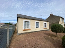 THOUARS (79) Maison à rénover de plain pied -70m2-2 chambres-grand jardin clos avec puits