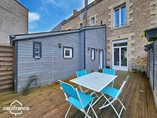 THOUARS  Proche Place Lavault  Maison de ville avec 4 chambres